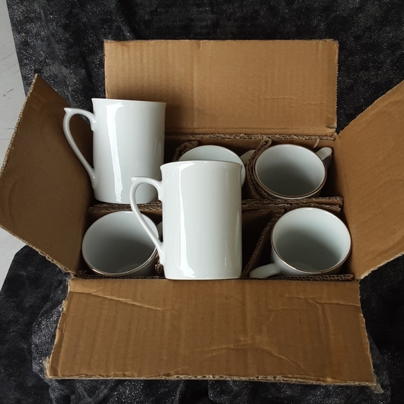 Sold - Set of 6 Porcelain Mugs - Picture 3 of 5